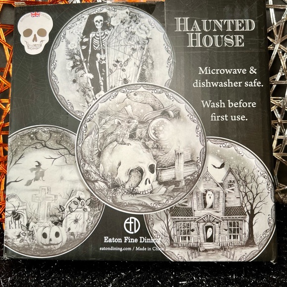 Set of 4 Halloween Fine Dining Plates Black Gray White...